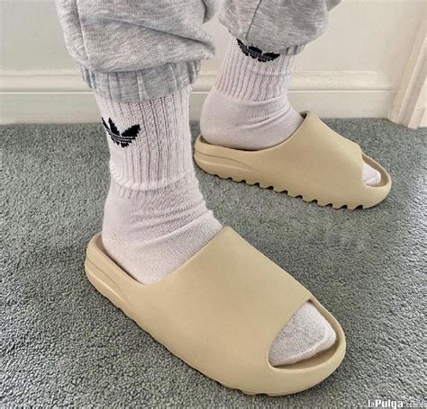 yeezy slides costa rica.